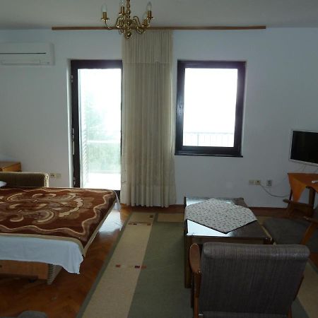 Apartment Nada 1 ยาดราโนโว ภายนอก รูปภาพ