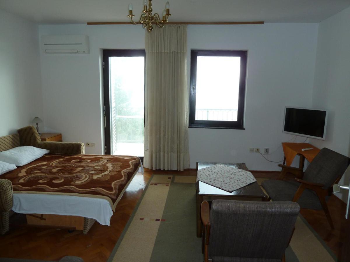 Apartment Nada 1 ยาดราโนโว ภายนอก รูปภาพ